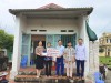 Ban vận động Quỹ "Vì người nghèo" huyện Hưng Hà và xã Minh Khai trao kinh phí hỗ trợ cho bà Nguyễn Thị Hòa thôn Hiến Nạp